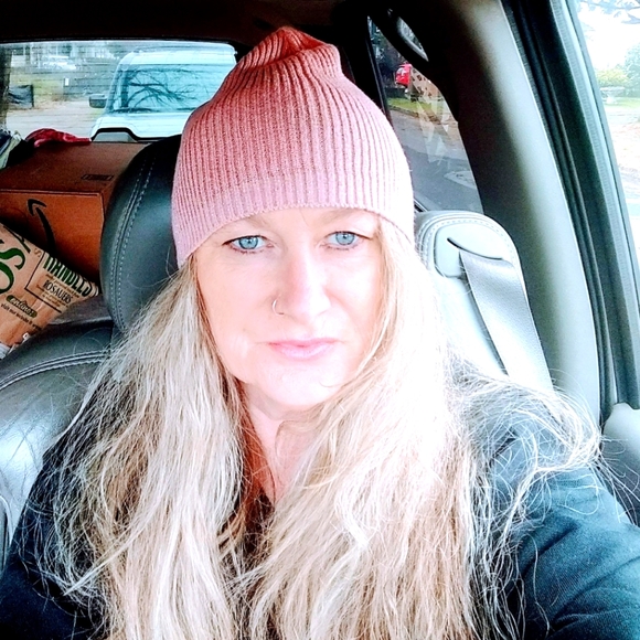 Meet your Posher, Kim - Picture 1 of 1